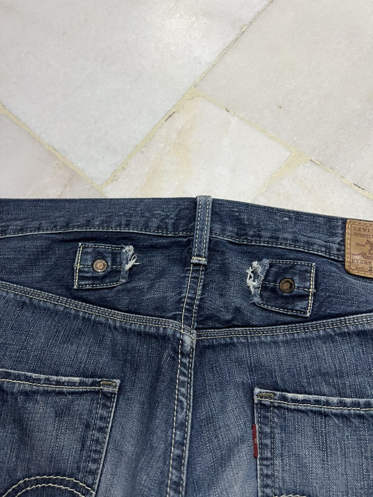 Jean × Levi's × Vintage 💥Vintage Levis 202 Distressed Faded Blue Jeans Size US 33 - 20 Thumbnail