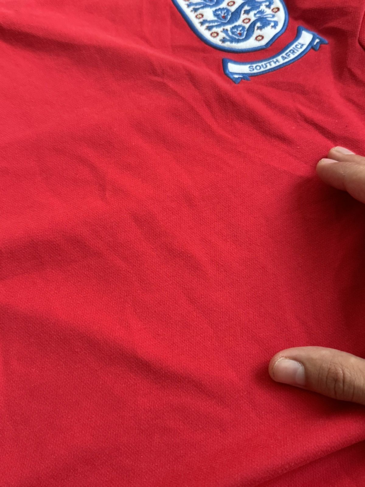 Umbro × Vintage Vintage Umbro England South Africa red jersey t-shirt Size US M / EU 48-50 / 2 - 5 Thumbnail