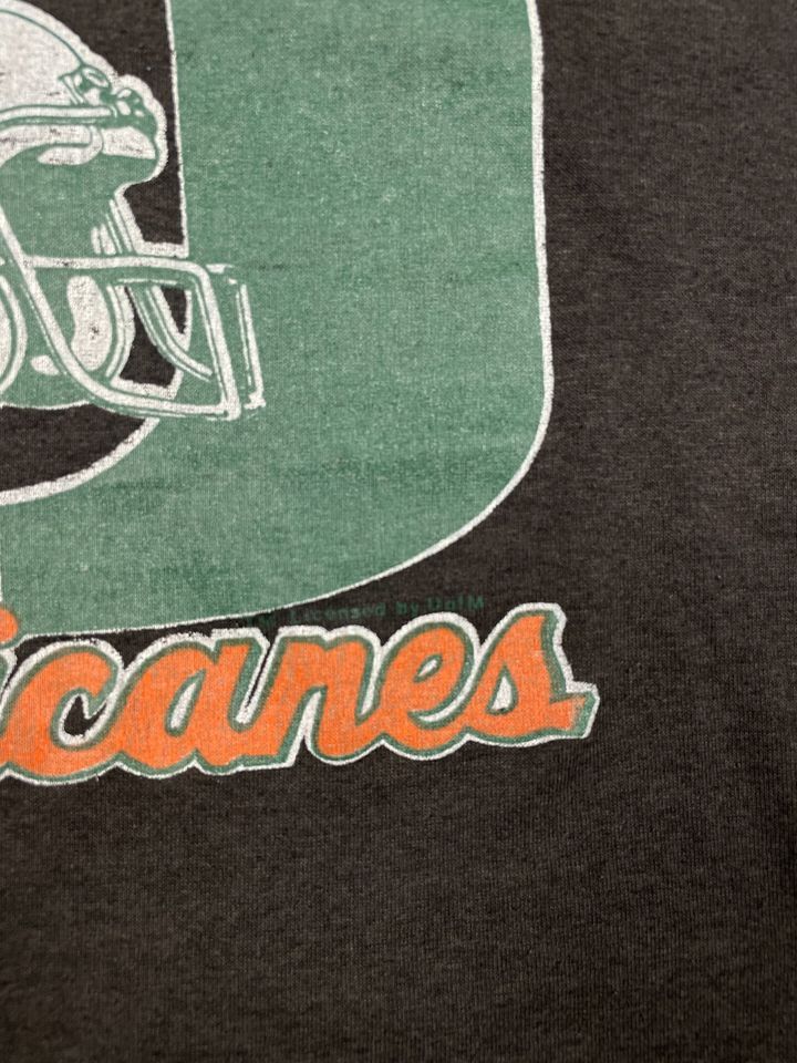 NCAA × Vintage Vintage Miami Hurricanes Football T-Shirt Size US L / EU 52-54 / 3 - 4 Thumbnail