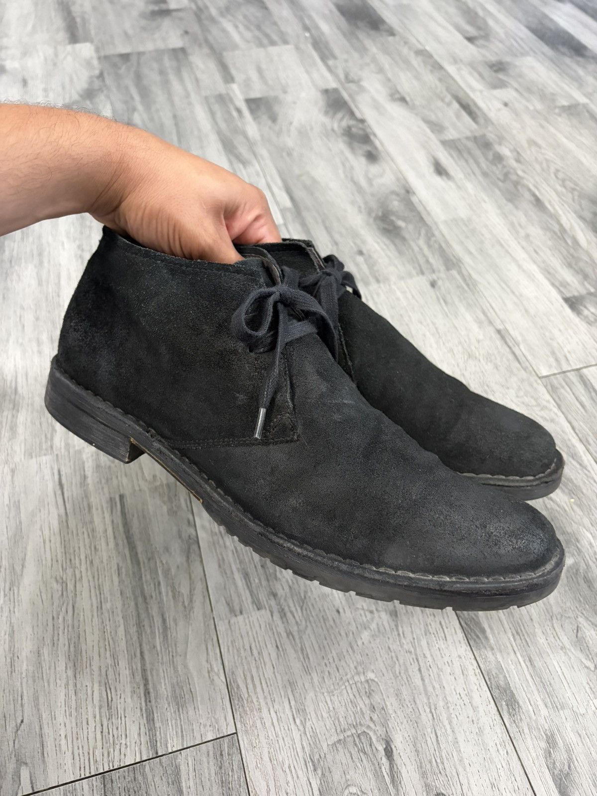 John Varvatos John Varvatos Black Suede Chukka Desert Boots  display picture 2