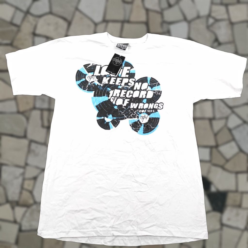 Vintage VINTAGE Not Of This World Shirt Large Silver Cotton Graphic Print Christian Religious 2000s Mens Size US L / EU 52-54 / 3 - 1 Thumbnail