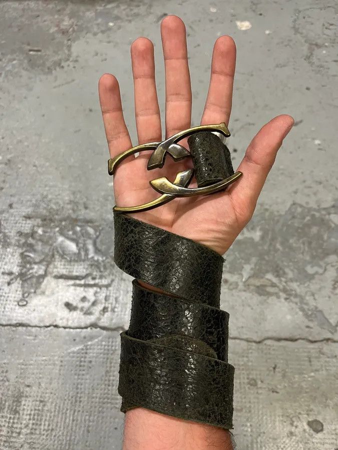 Roberto Cavalli 2000s Cavalli Black Eroded Leather Belt Size ONE SIZE - 1 Thumbnail
