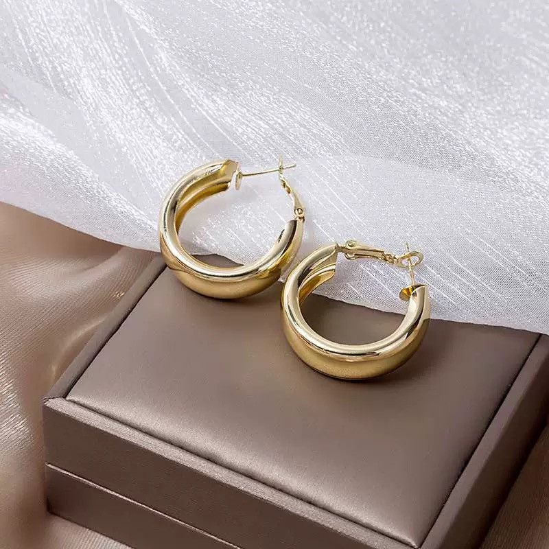 Other Elegant Chunky Gold Hoop Earrings for Women Size ONE SIZE - 4 Thumbnail