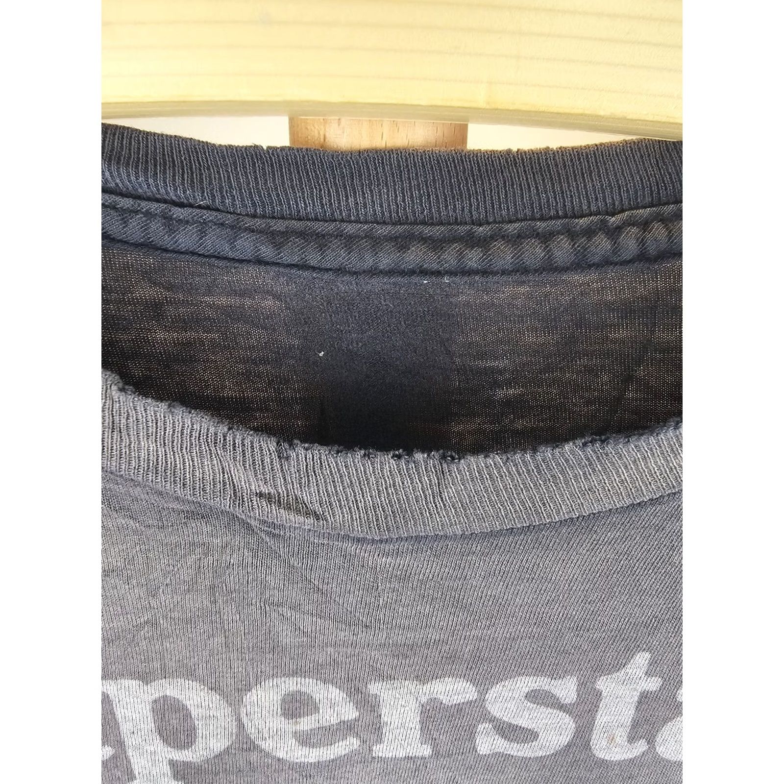 Vintage VINTAGE T-SHIRT MEN XL BLACK DISTRESSED GRADIANT SUN FADED TRASHED HEINEKEN SUPERSTARS Size US XL / EU 56 / 4 - 3 Thumbnail
