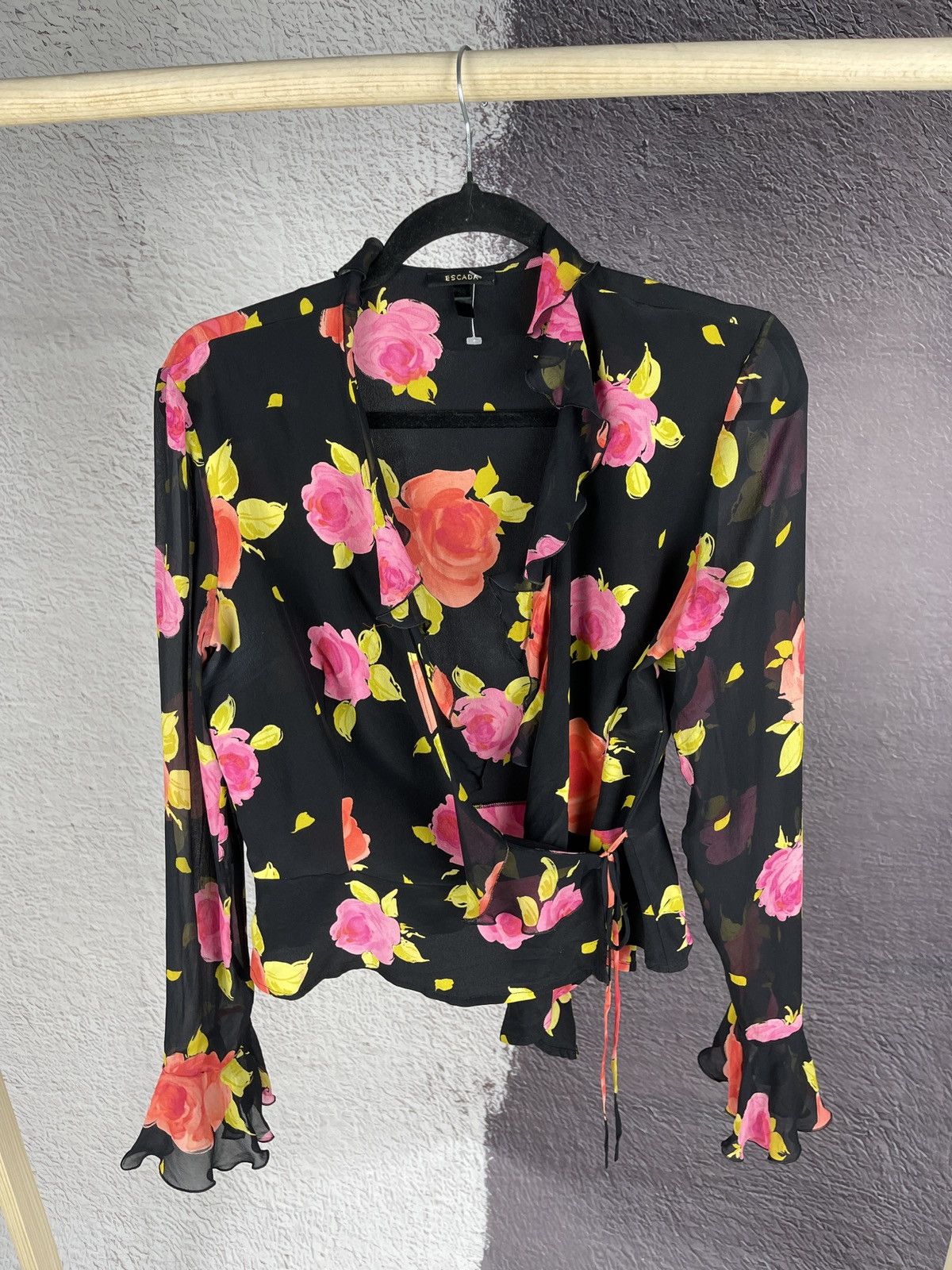Escada Escada 100% Silk flower floral pattern top blouse Size XS / US 0-2 / IT 36-38 - 2 Thumbnail