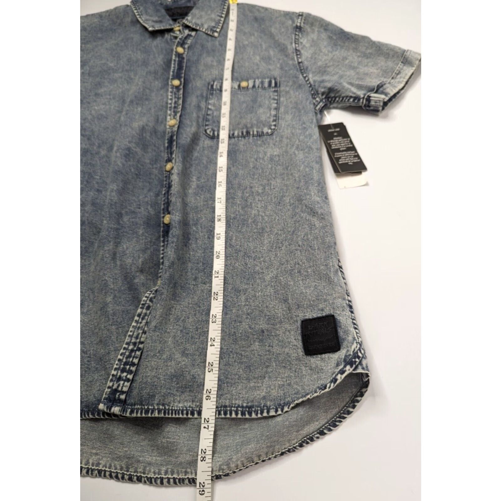 Quiksilver Quiksilver Short Sleeve Shirt Mens Slim Fit Button-Up Blue Chambray Size S Size US S / EU 44-46 / 1 - 4 Thumbnail