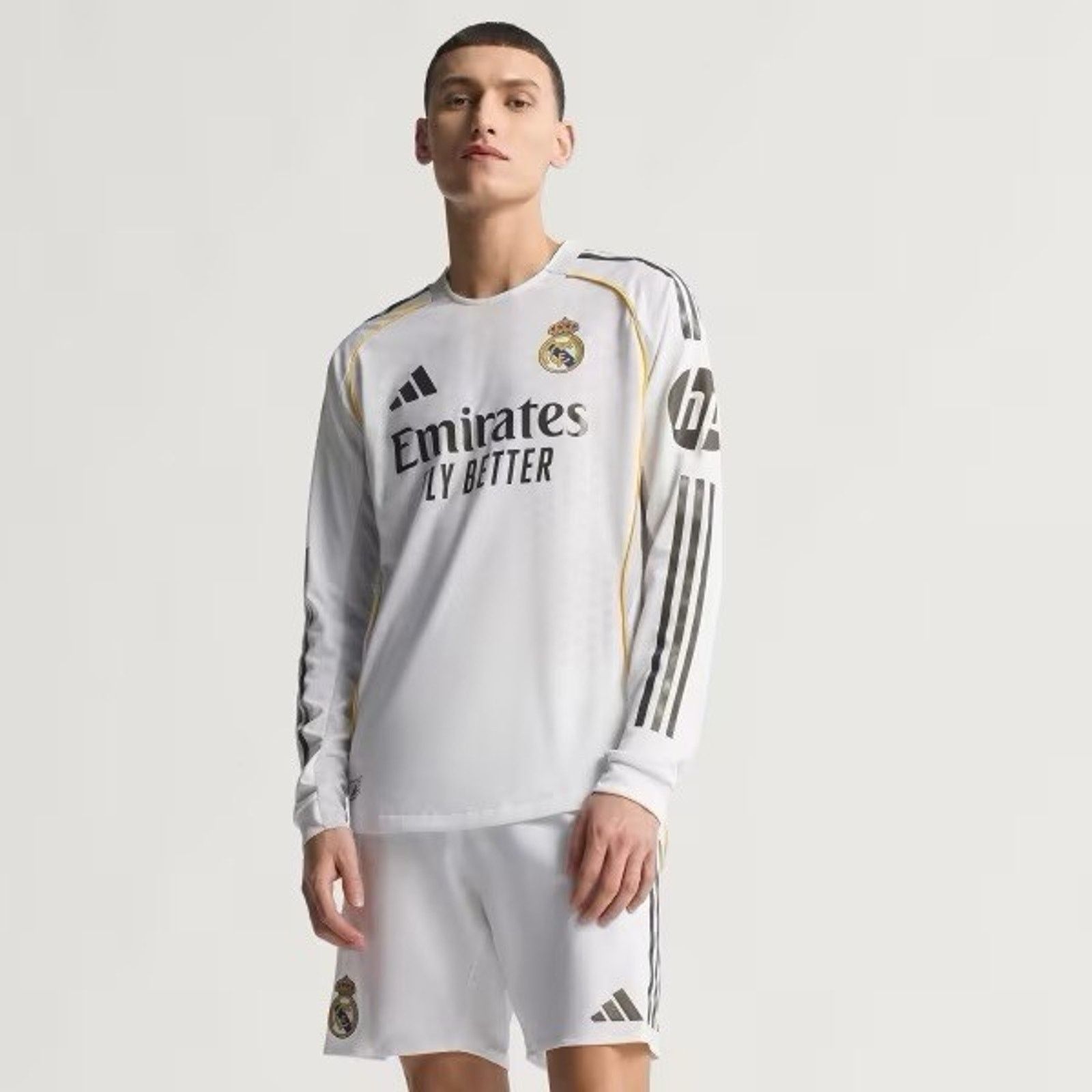 Adidas Adidas Real Madrid 25/26 Home Authentic Jersey Large NWT Size US L / EU 52-54 / 3 - 1 Thumbnail