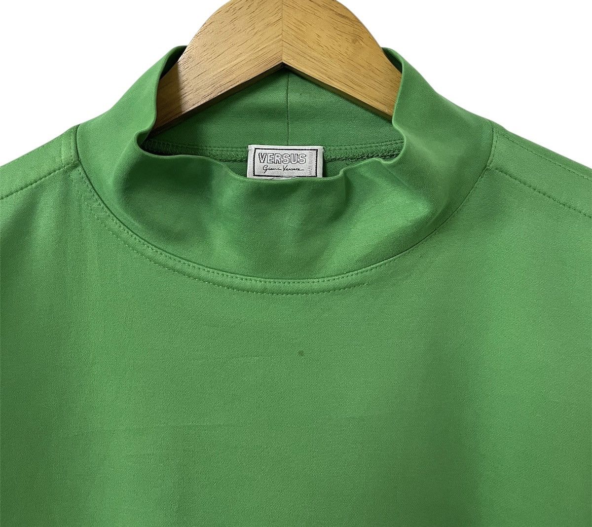 Versace VINTAGE VERSUS GIANNI VERSACE TURTLE NECK LONGSLEEVE SHIRT Size US XL / EU 56 / 4 - 4 Thumbnail