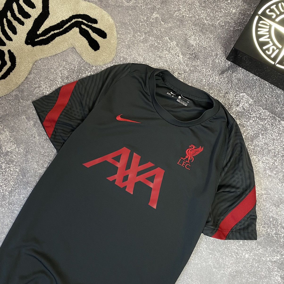 Nike Men’s Nike FC Liverpool Small logo football team jersey Size US S / EU 44-46 / 1 - 3 Thumbnail