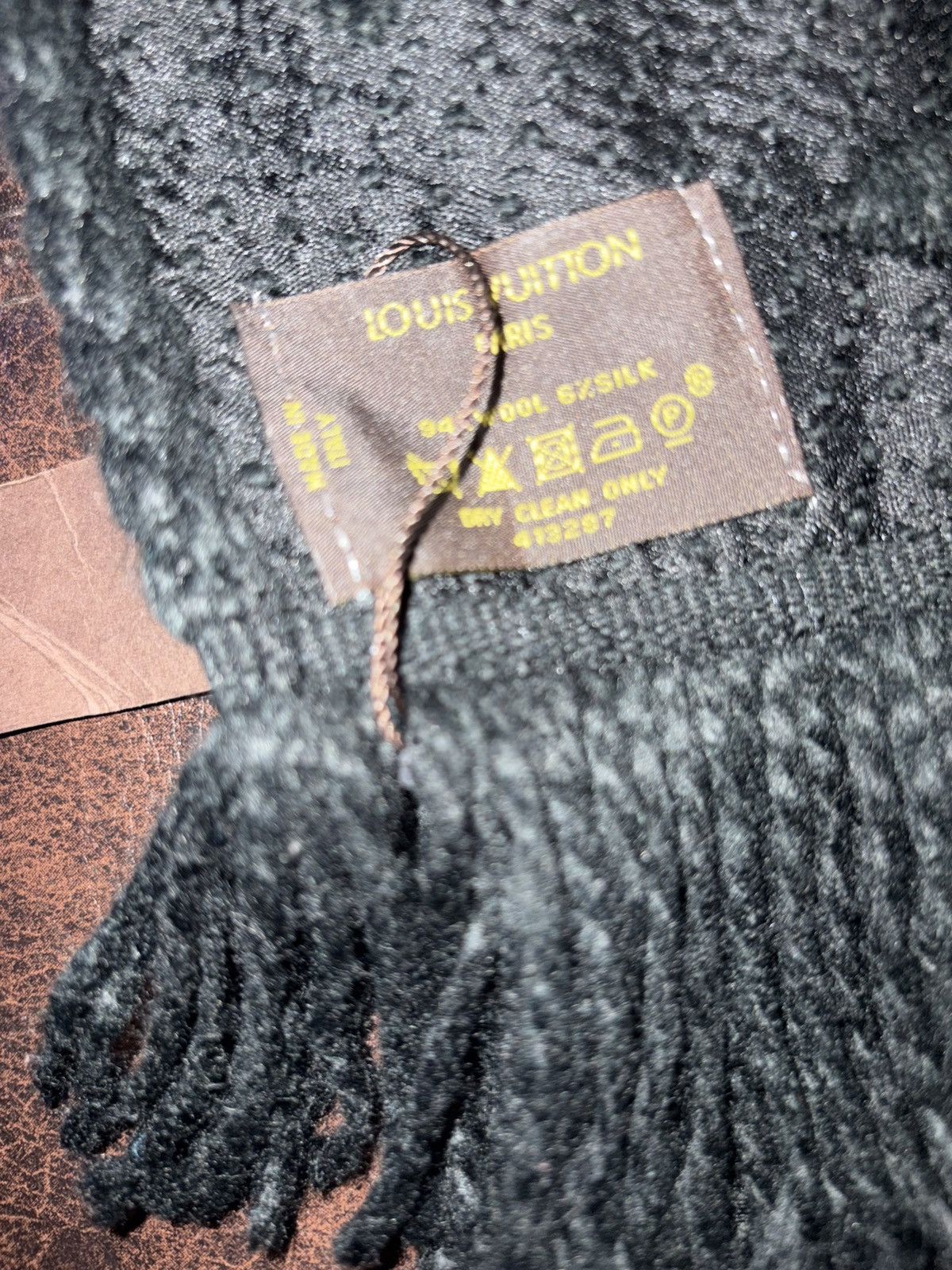 Louis Vuitton Lv scarf Size 46 - 2 Thumbnail