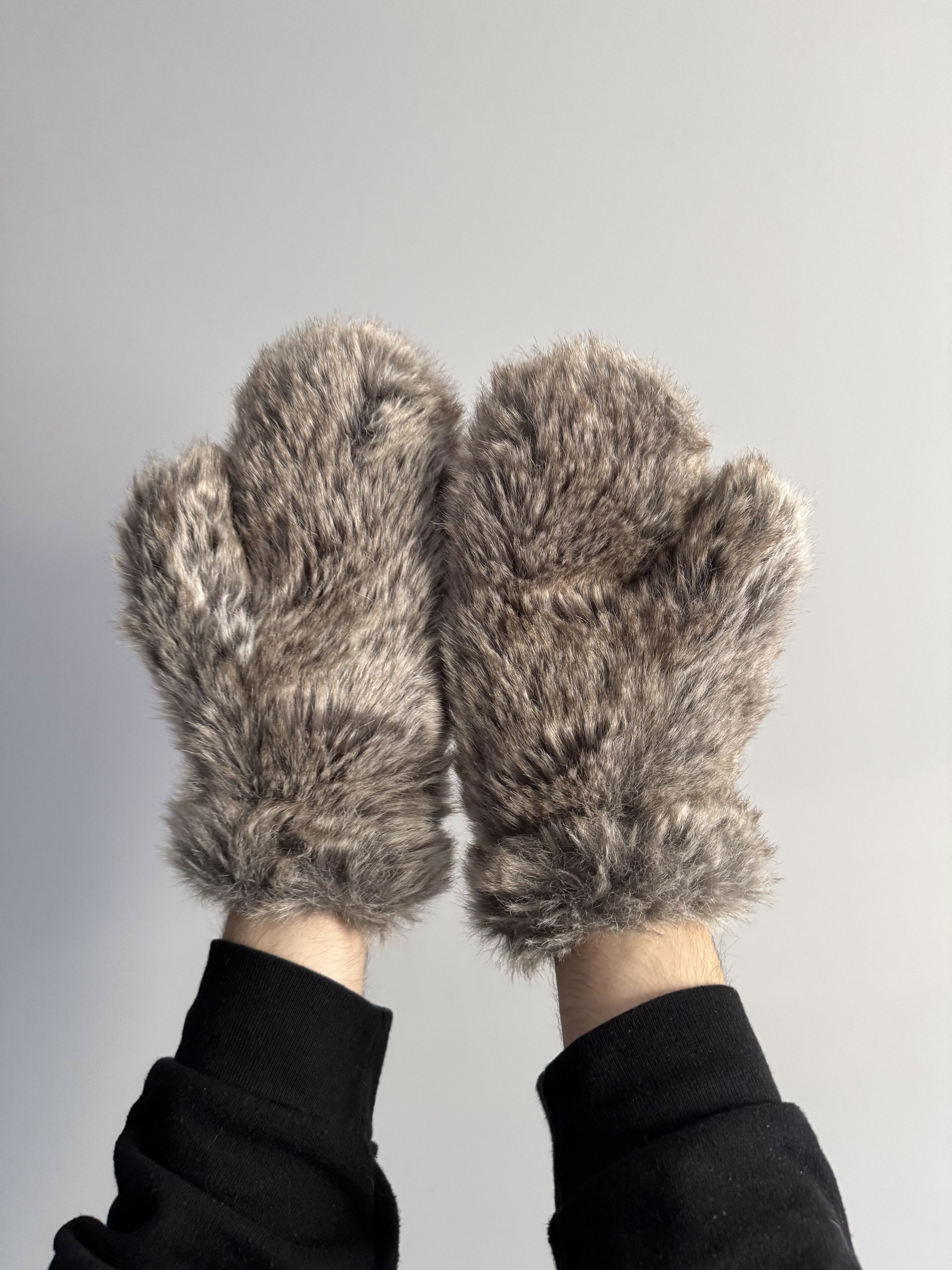 Japanese Brand Vintage Avant Garde Faux Fur Gloves Y2K Size ONE SIZE - 2 Thumbnail