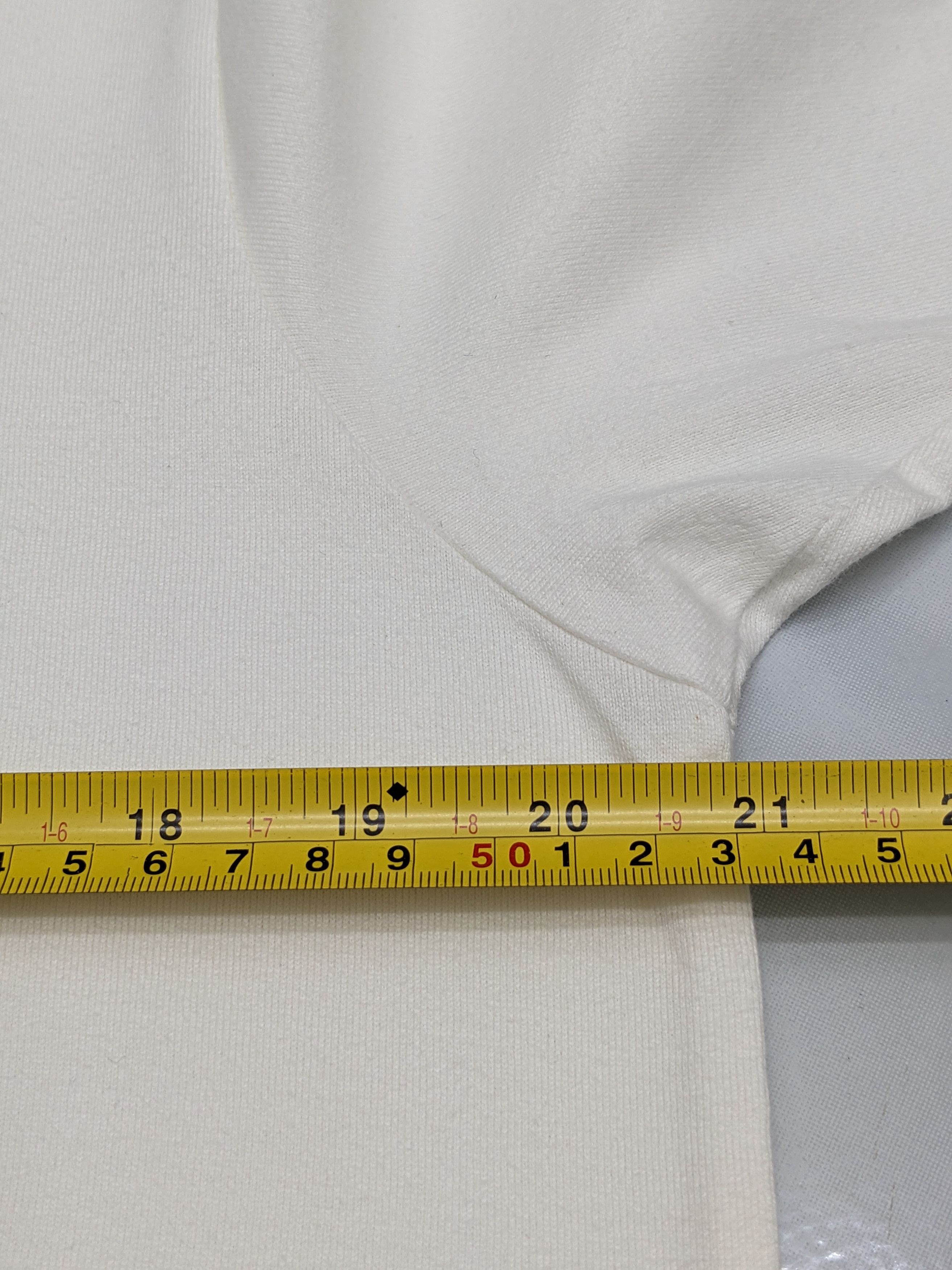 Band Tees THE BEATLES CAPITAL RECORD X JAPANESE BRAND UNIQLO TSHIRT Size US L / EU 52-54 / 3 - 8 Thumbnail