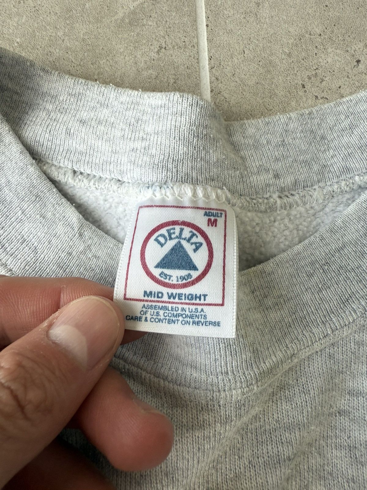 Vintage Vintage USA Big Logo Delta Sweater Size M Size US M / EU 48-50 / 2 - 5 Thumbnail