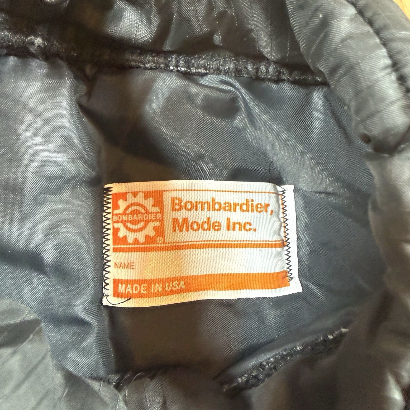 CLOSED VTG Bombardier Puffer Vest Mens Large Black Button Close Orange Stripe USA Made Vest Mens Large Black USA Striped Nylon Puffer Jacket Size US L / EU 52-54 / 3 - 4 Thumbnail