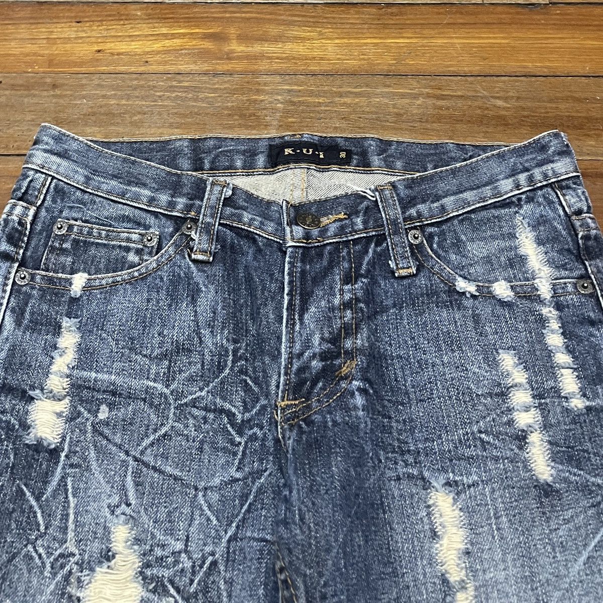 Le Grande Bleu (L.G.B.) Rare Vintage Japanese Brand KUI Ripped Flared Jeans 1990s Size US 30 / EU 46 - 3 Thumbnail