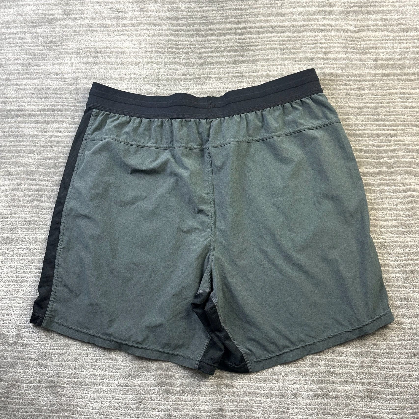 Nike Nike Shorts Mens 2XL Gray 7" Dri Fit Yoga Athletic Activewear Pocket Drawstring Size US 39 - 2 Thumbnail