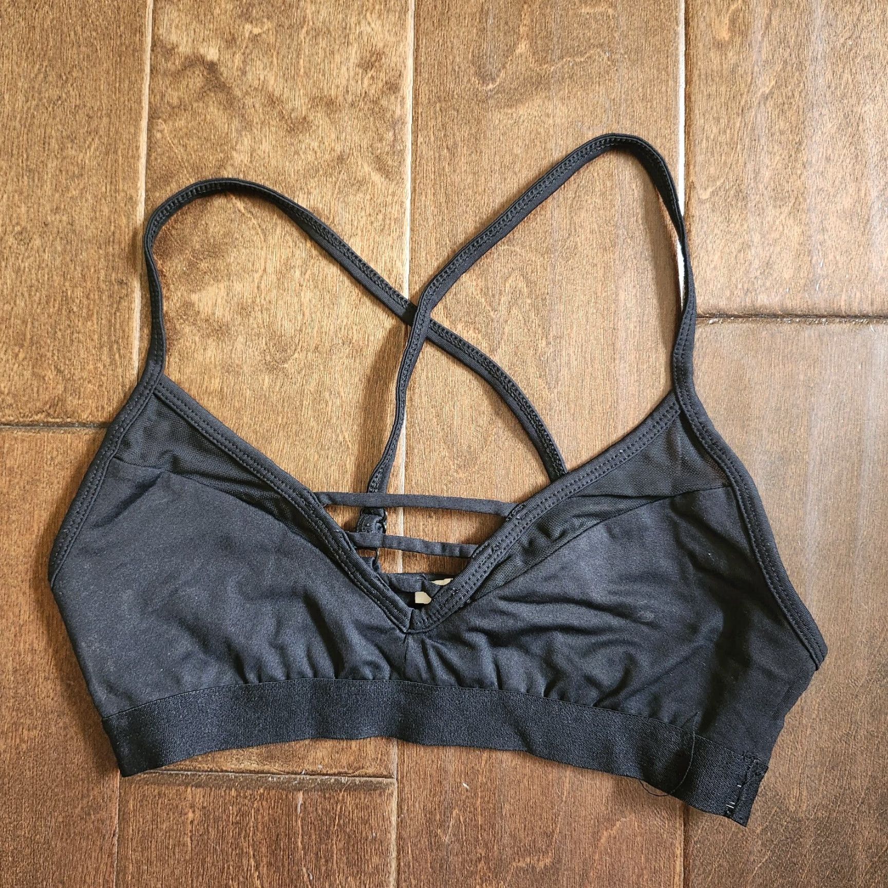 Forever 21 FOREVER 21 Women's Black Sports Bra XS Pullover Activewear Yoga Bra Womens XS Black Sports Bra Size ONE SIZE - 2 Thumbnail