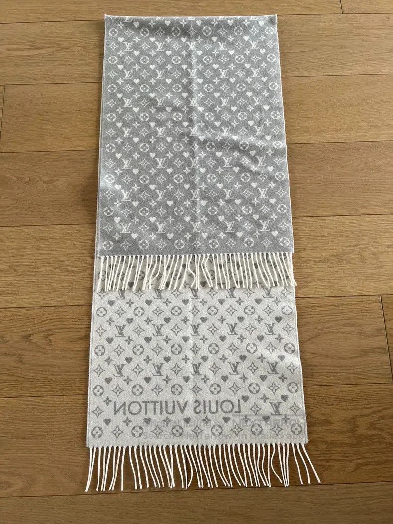 Louis Vuitton Louis Vuitton Grey two-tone cashmere fringe scarf Size ONE SIZE - 2 Thumbnail