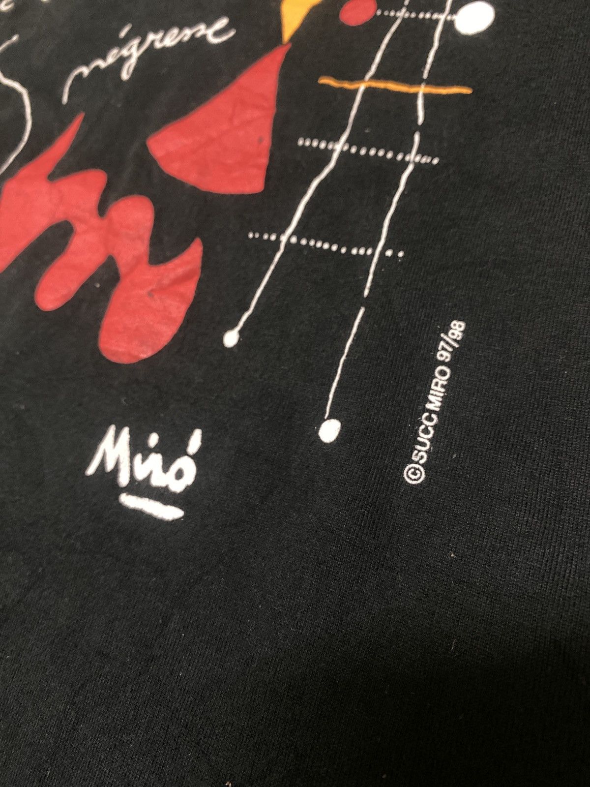 Vintage Vintage 97/98 Succ Joan Miro Art Single Stitch Tee faded Size US S / EU 44-46 / 1 - 7 Thumbnail