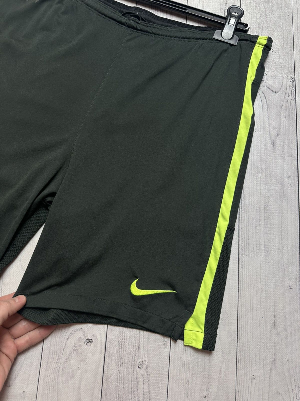 Nike × Vintage Vintage Nike Brasil soccer shorts Brazil size M/L Size US 32 / EU 48 - 3 Thumbnail