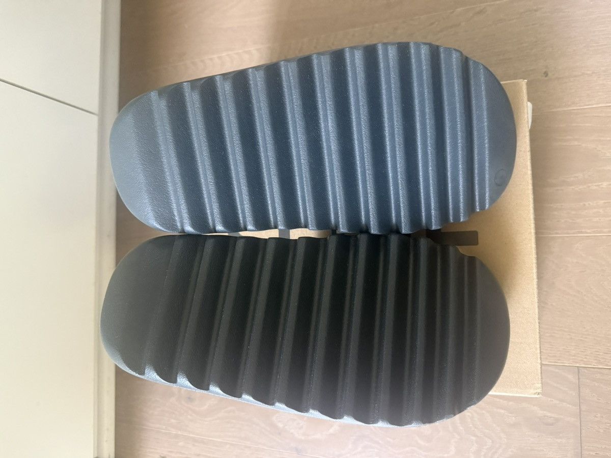 Yeezy Adidas Yeezy Slide Dark Onyx Size 9 Men’s NEW Size US 9 / EU 42 - 6 Thumbnail