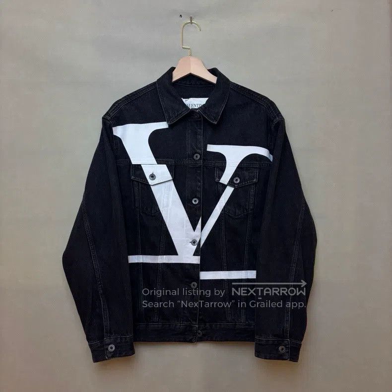 Valentino Valentino A large logo denim jacket on the chest Size US XS / EU 42 / 0 - 1 Thumbnail