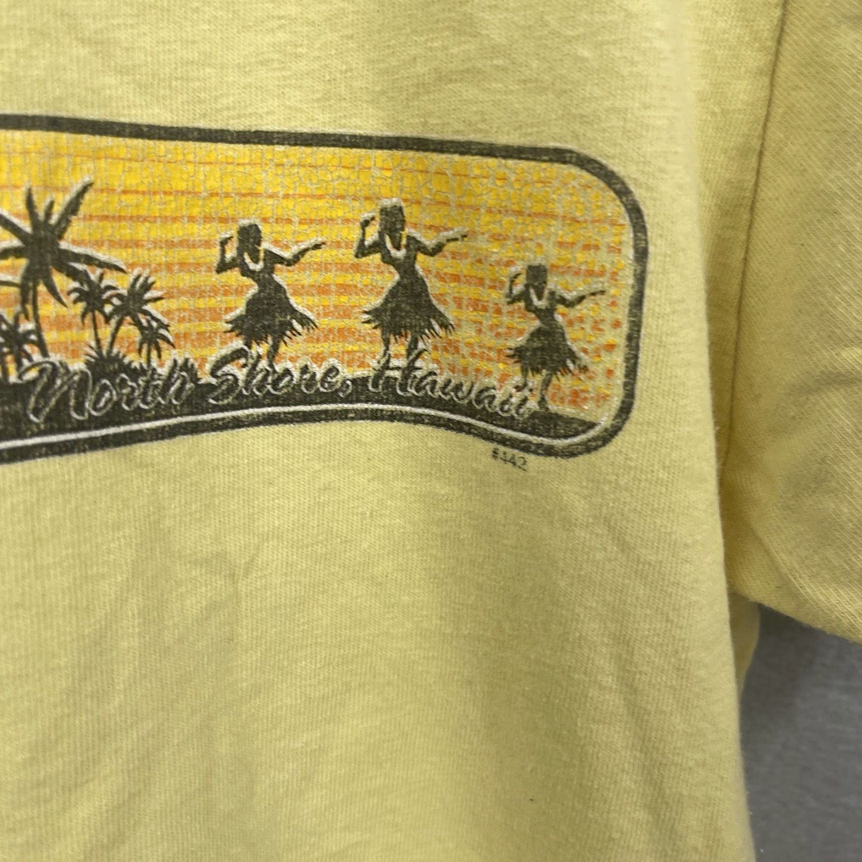 Fruit Of The Loom VINTAGE Fruit of the Loom Hawaii Shirt Adult M Yellow 1990s Aloha Logo Tee Mens M Size US M / EU 48-50 / 2 - 6 Thumbnail