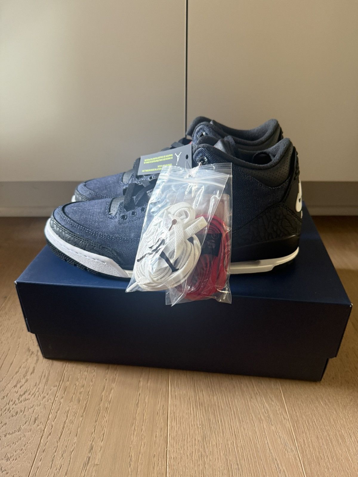 Jordan Brand × Levi's Levis x Air Jordan 3 Retro SP Denim Blue IH7959-400 Size US 9.5 / EU 42-43 - 3 Thumbnail