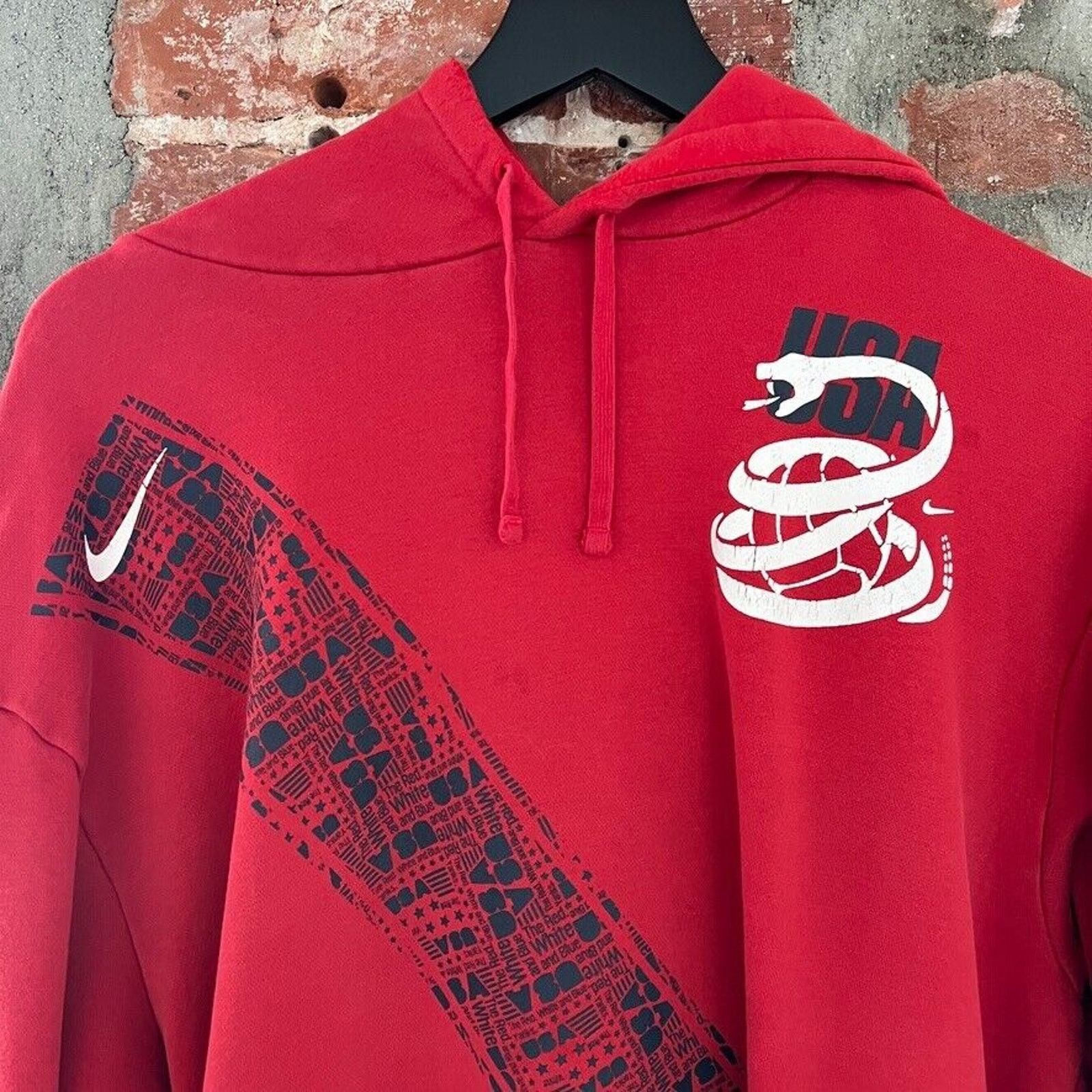 Nike VTG Nike USMNT Soccer Red Snake Men's Hoodie XL Size US XL / EU 56 / 4 - 1 Thumbnail
