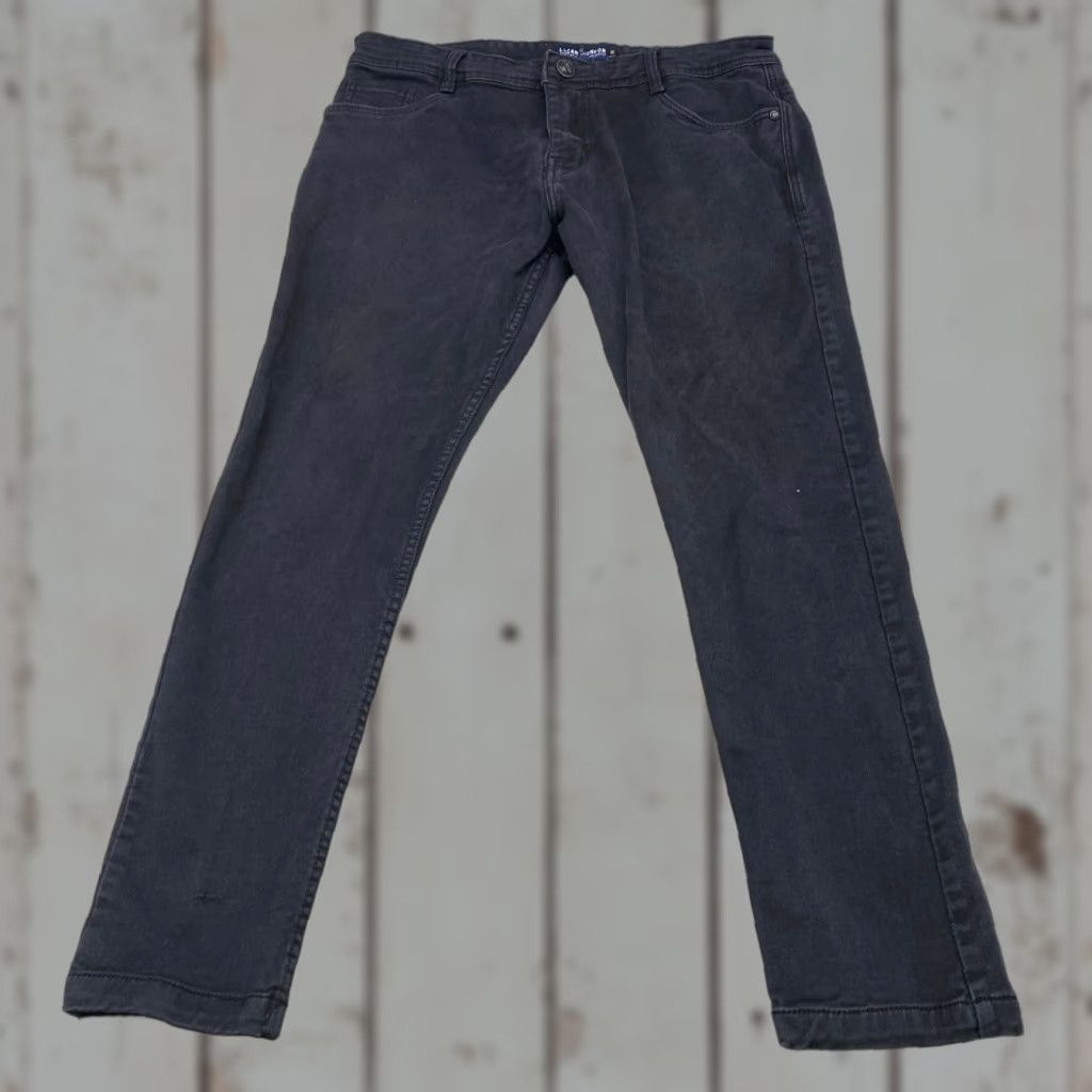 Vintage Lucan London Jeans Men's 36x28 Black Stretch Straight Leg Milano Fit 6939 - Regular Waist 36 Black Denim Cotton Spandex 5-Pocket Mens Size US 36 / EU 52 - 1 Thumbnail