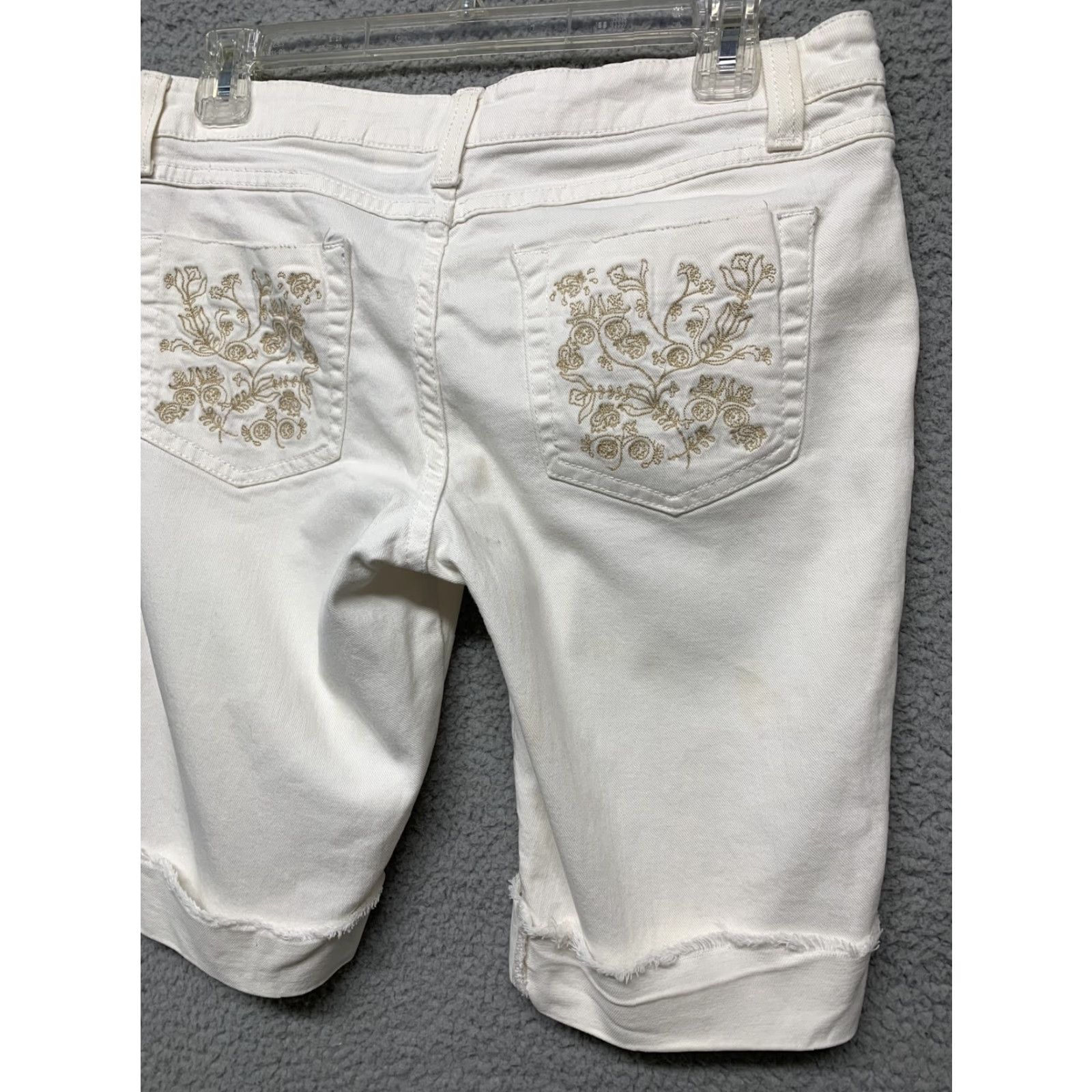 Vintage Nobo Shorts Women's/Junior’s Size 11 White 6 Pockets Gold Stitching-Back Pockets Shirt Size 32" / US 10 / IT 46 - 6 Thumbnail