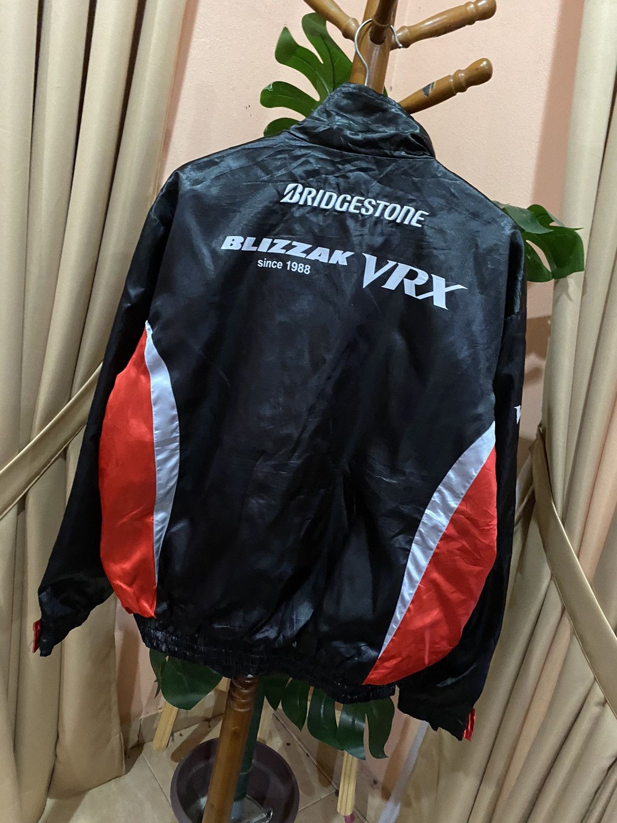 Vintage VINTAGE BRIDGESTONES BLIZZAK WINDBREAKER Size US L / EU 52-54 / 3 - 11 Thumbnail