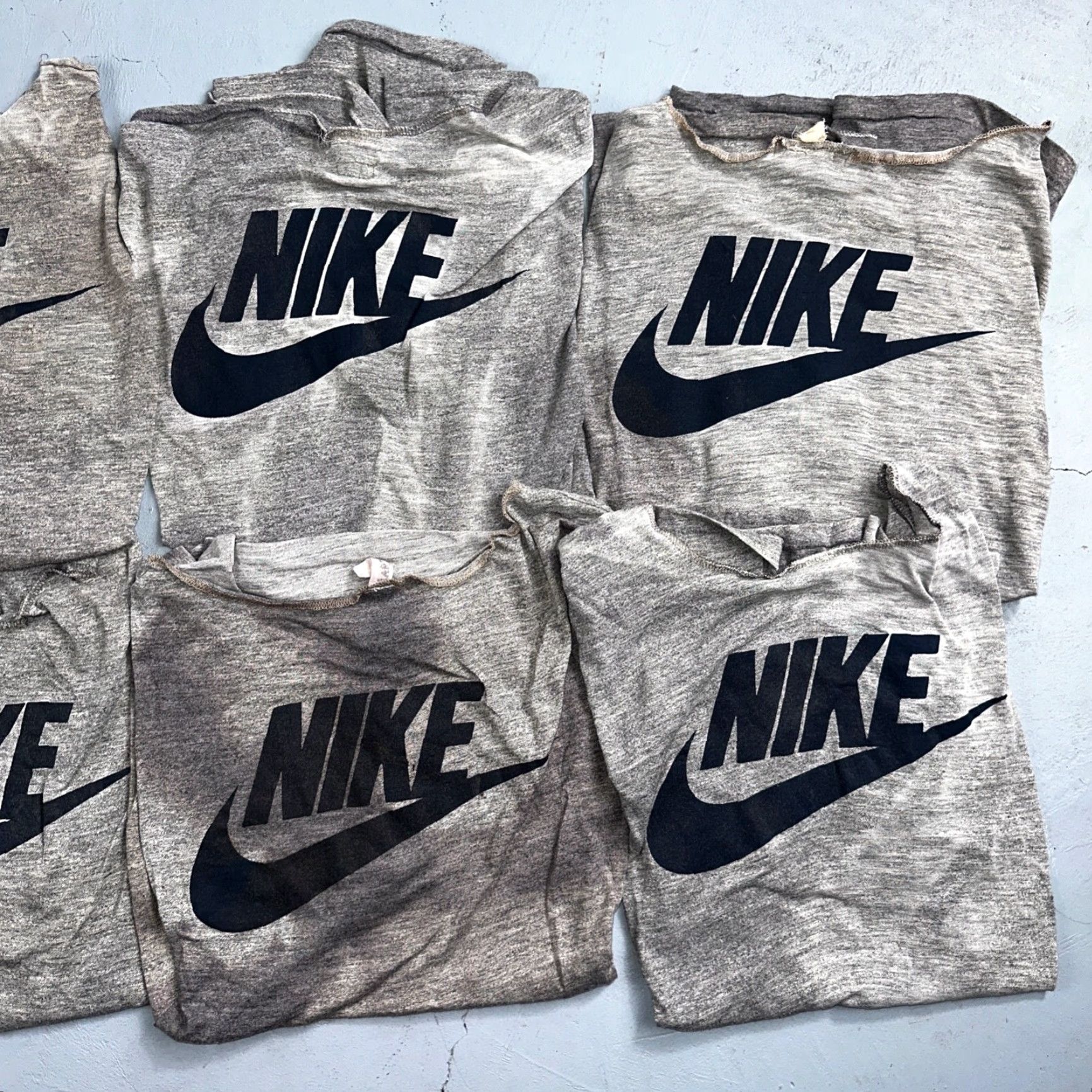 Nike Nike T Shirt Men Gray Short Sleeve Crew Neck VTG 70s 80s 90s Vintage Solid Swoosh Front Printed Size US L / EU 52-54 / 3 - 3 Thumbnail