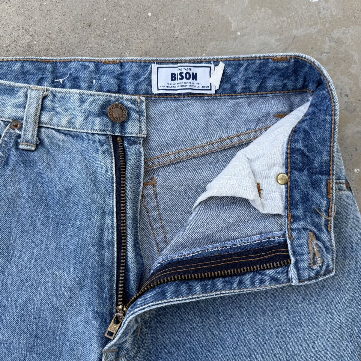 Japanese Brand Vintage Bison Faded Denim Jean Pants W28 Size US 28 / EU 44 - 8 Thumbnail