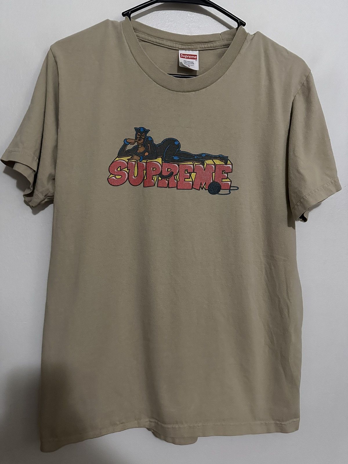 Supreme Supreme Catwoman Tee Size US S / EU 44-46 / 1 - 1 Thumbnail