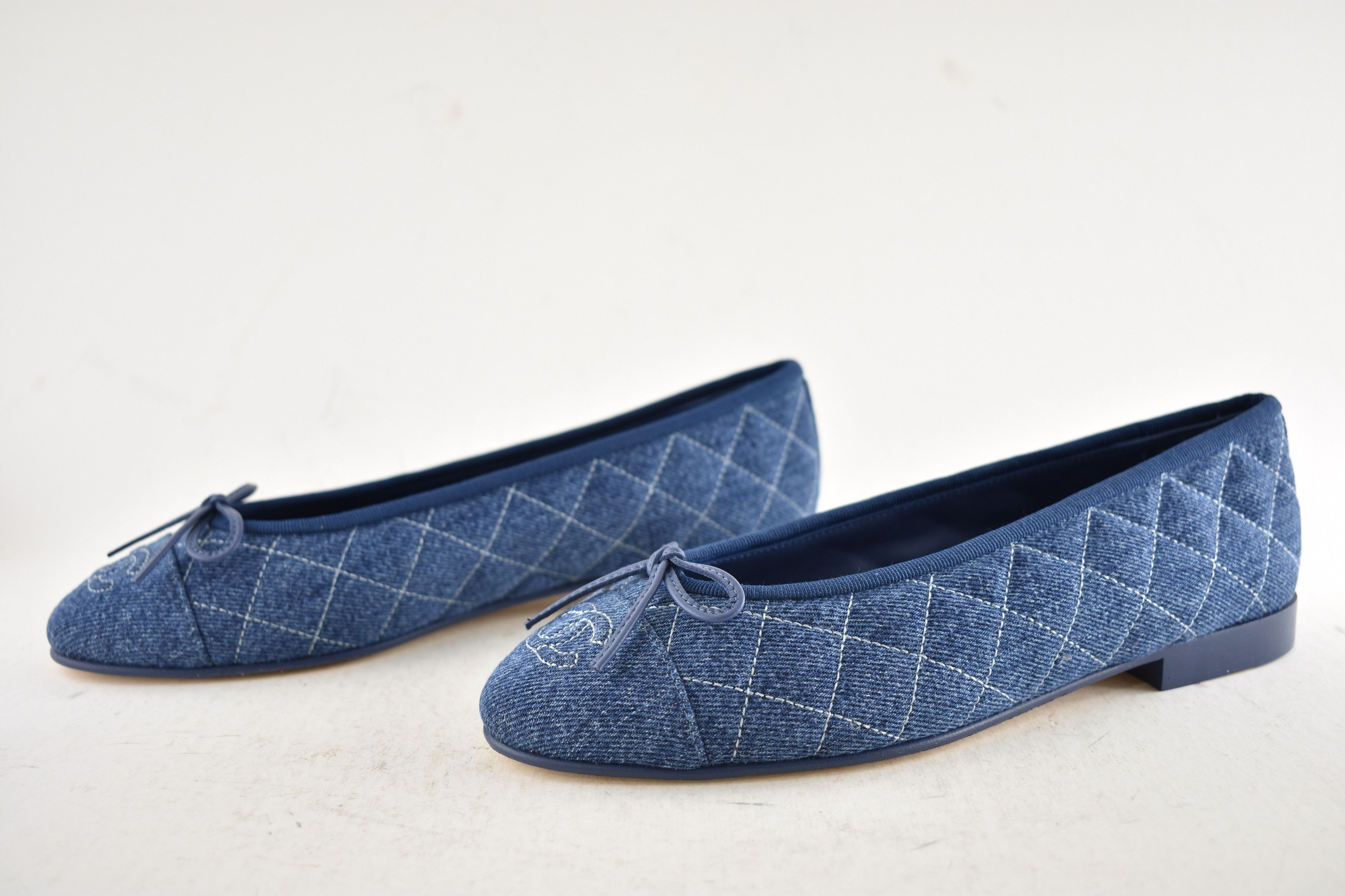 Chanel Chanel 26P Denim Quilted CC Logo Ballet Ballerina Flat 41.5 Size US 11.5 / IT 41.5 - 16 Thumbnail