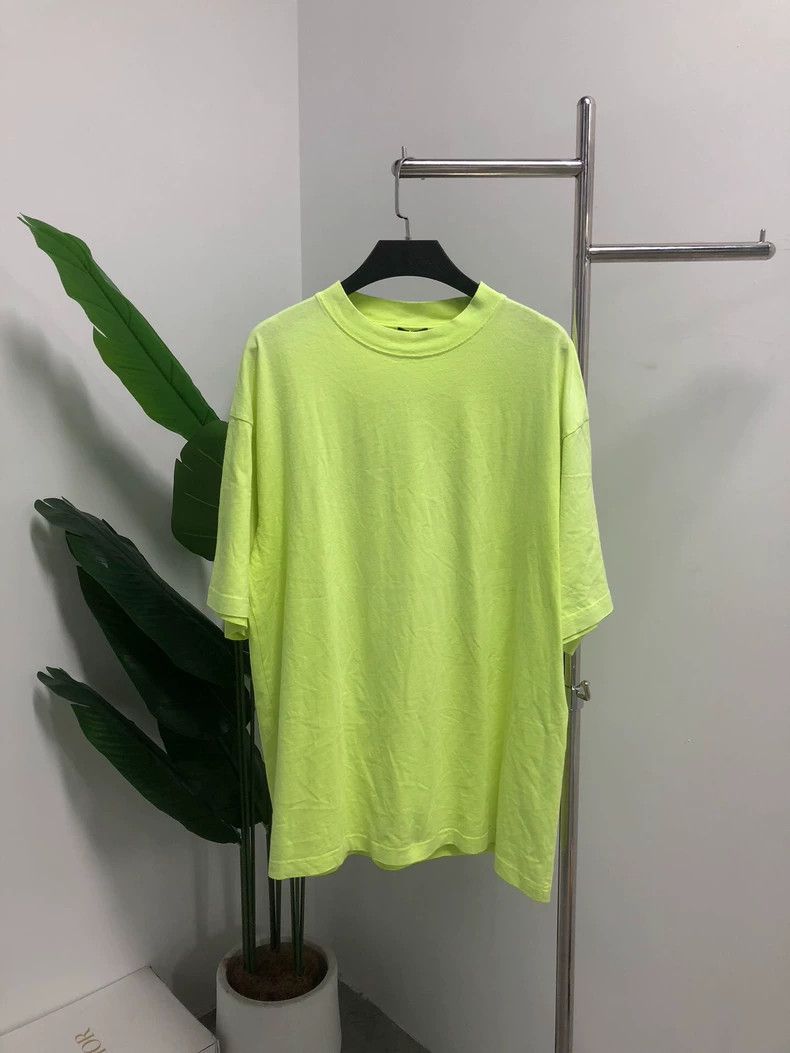 Balenciaga Balenciaga Solid Color Short Sleeve T-Shirt, Green, Size M Size US M / EU 48-50 / 2 - 1 Thumbnail