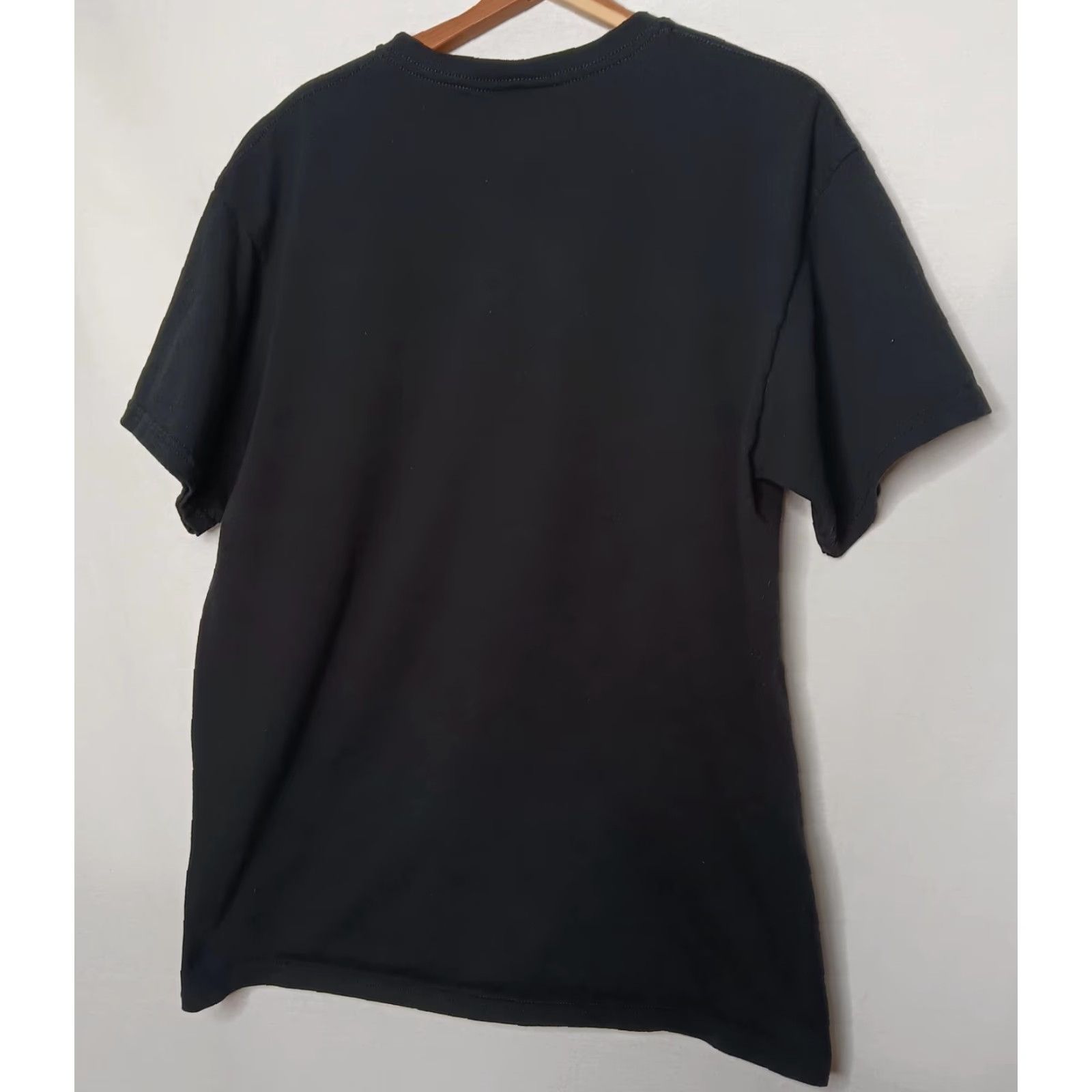 Disney VINTAGE Pooh T-Shirt Large Black Cotton Winnie The Pooh Flowers Butterfly Womens Size L / US 10 / IT 46 - 4 Thumbnail