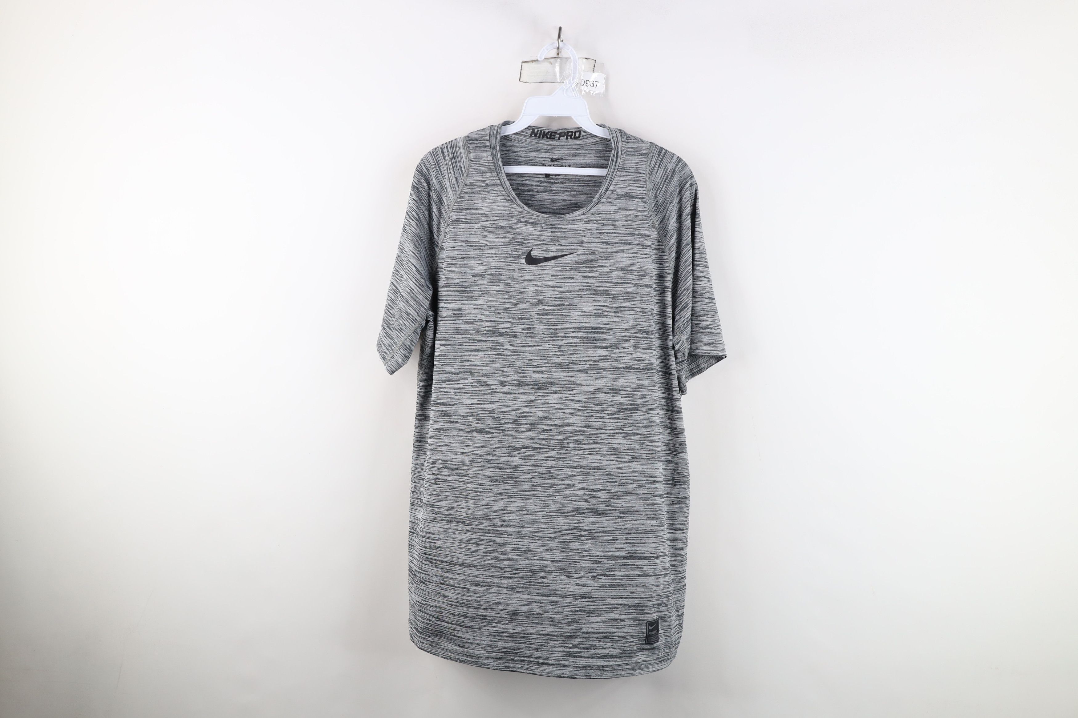 Nike Nike Pro Center Swoosh Compression Training Gym T-Shirt Size US L / EU 52-54 / 3 - 1 Thumbnail