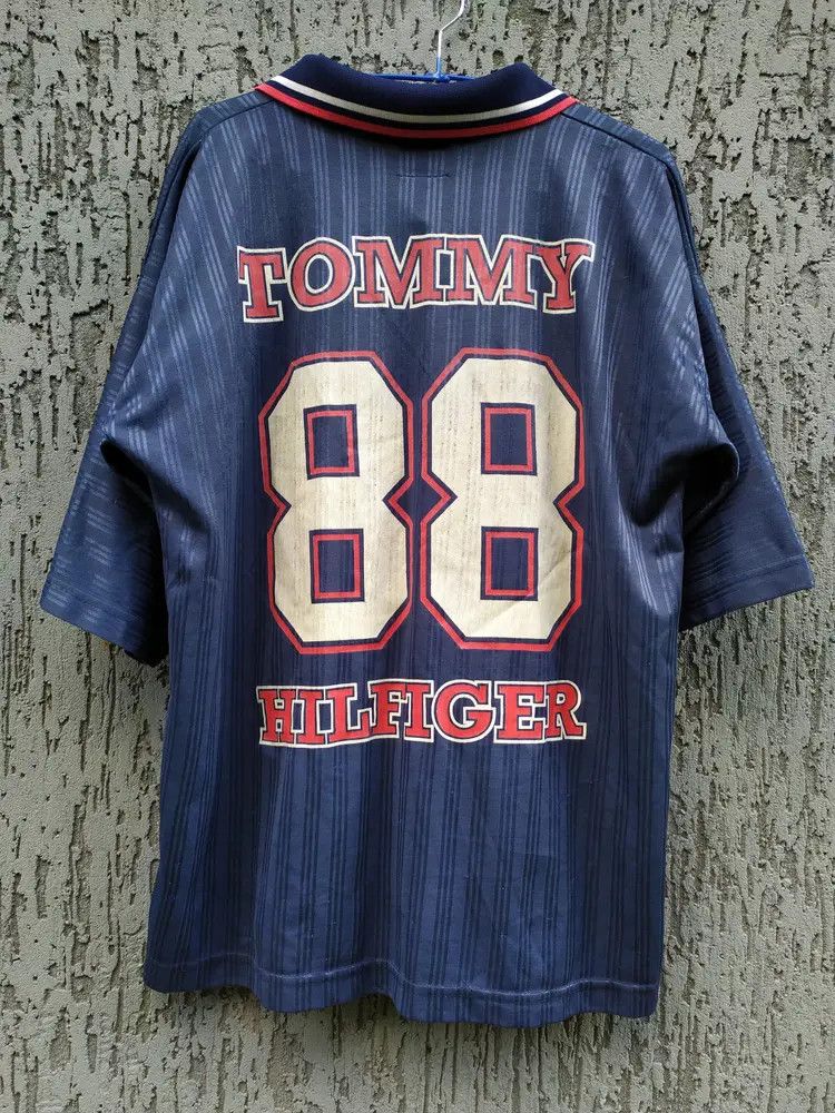 Tommy Hilfiger Vintage Tommy Hilfiger Usa logo T-Shirt Size US XL / EU 56 / 4 - 1 Thumbnail