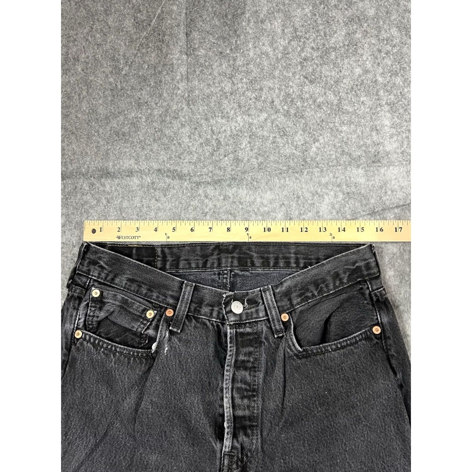 Levi's Levi's 501 Jeans Men's Black Classic Fit Straight Leg Button Fly Denim Sz 32x34 Size US 32 / EU 48 - 3 Thumbnail