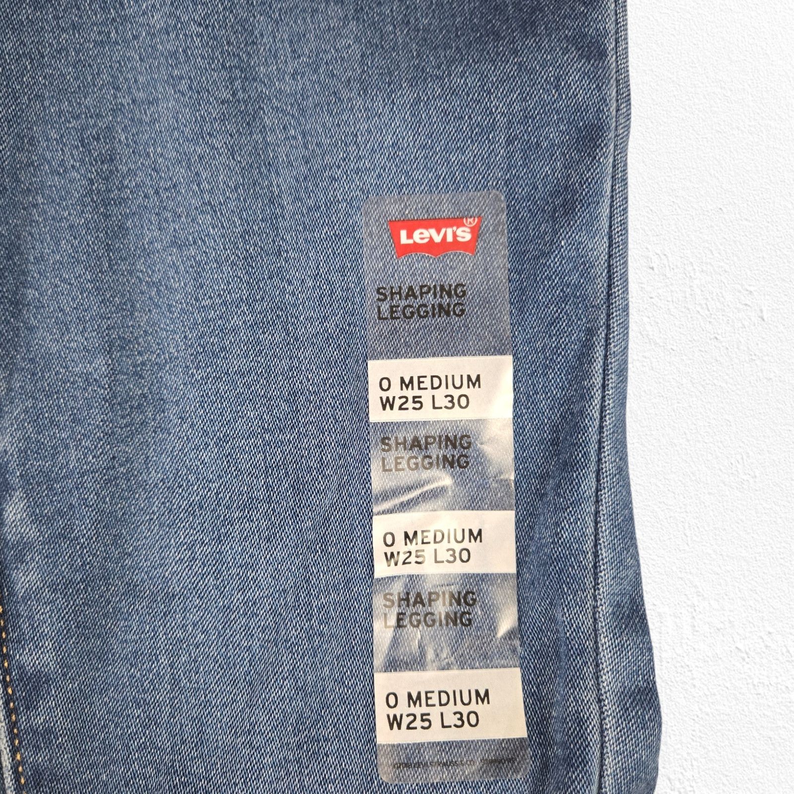 Levi's Levi's Medium Wash Mid Rise Shaping Jeggings Size 25 Size 25" / US 0 / IT 36 - 6 Thumbnail