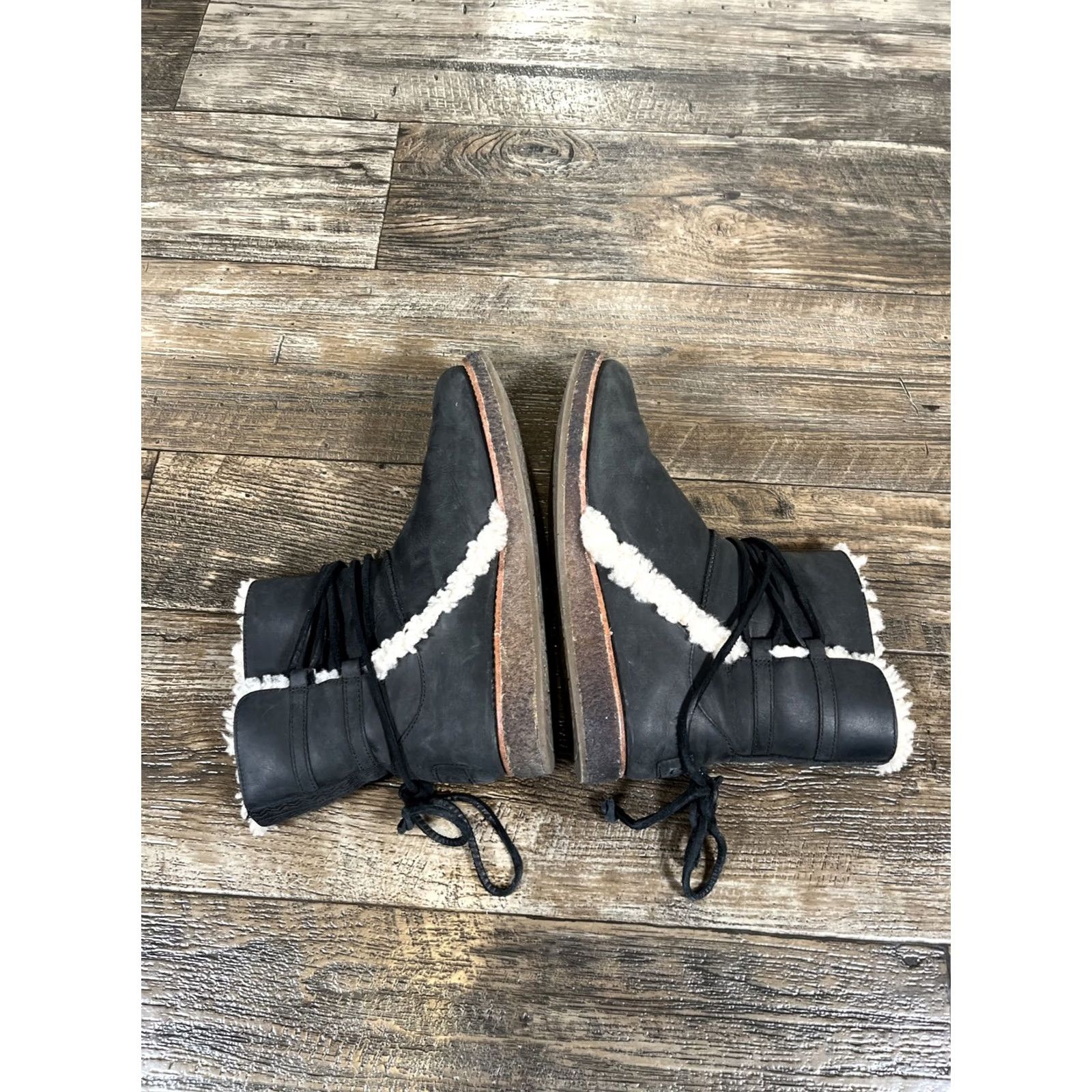 Ugg VINTAGE? No — UGG Australia Luisa Womens 7 Water Resistant Leather Boots Gray Size US 7 / IT 37 - 6 Thumbnail