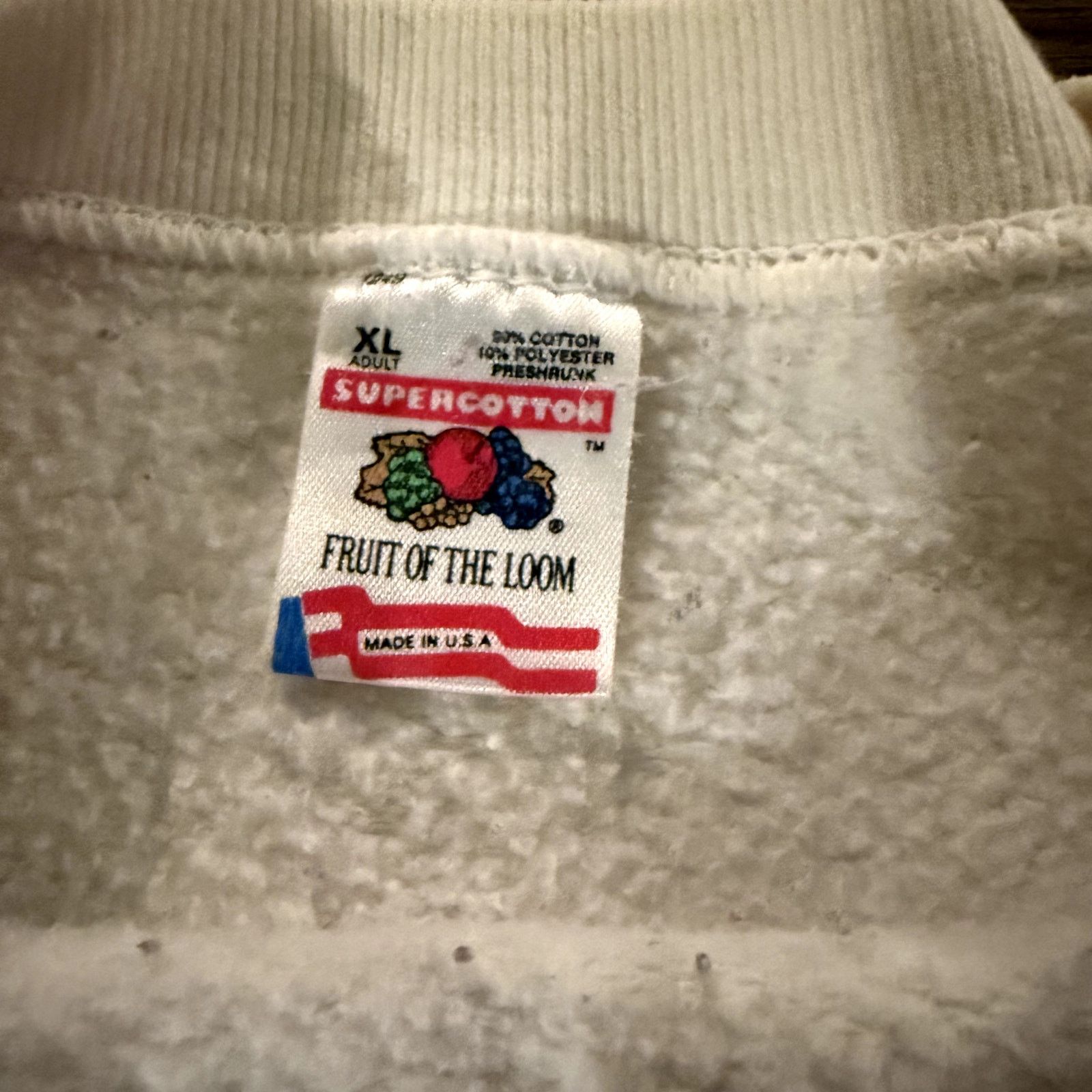 Fruit Of The Loom Vintage Peter Pan Production Aligator Crew Neck Size US XL / EU 56 / 4 - 3 Thumbnail