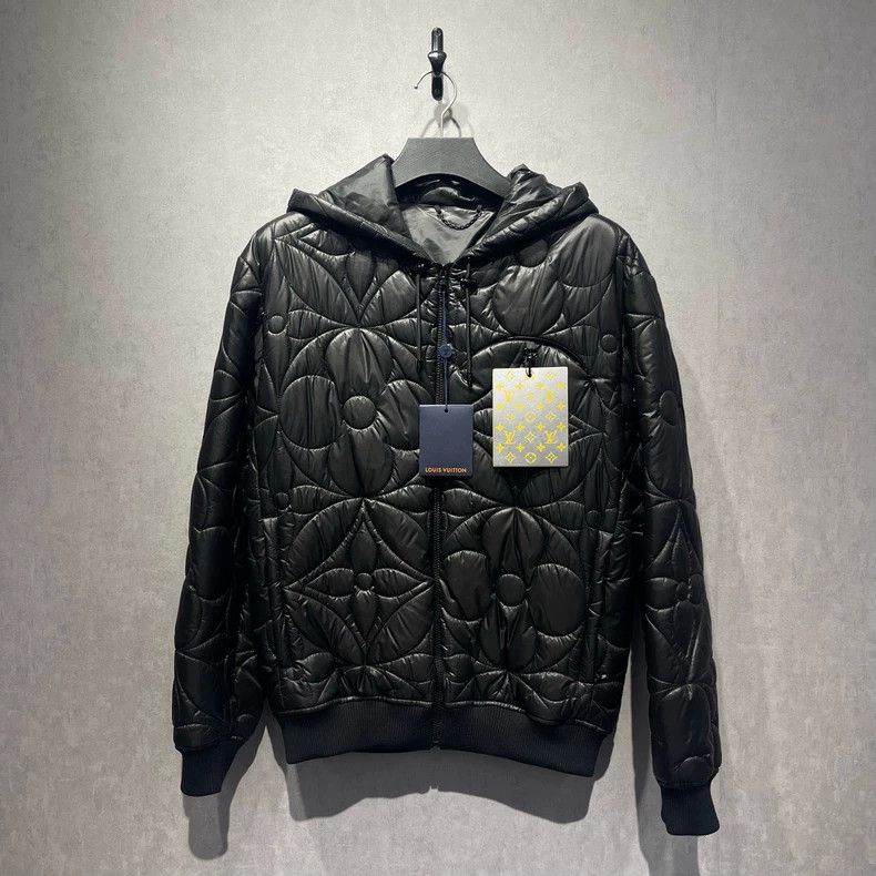 Louis Vuitton LOUIS VUITTON Tri-embossed hooded cotton-padded jacket Size US L / EU 52-54 / 3 - 1 Thumbnail