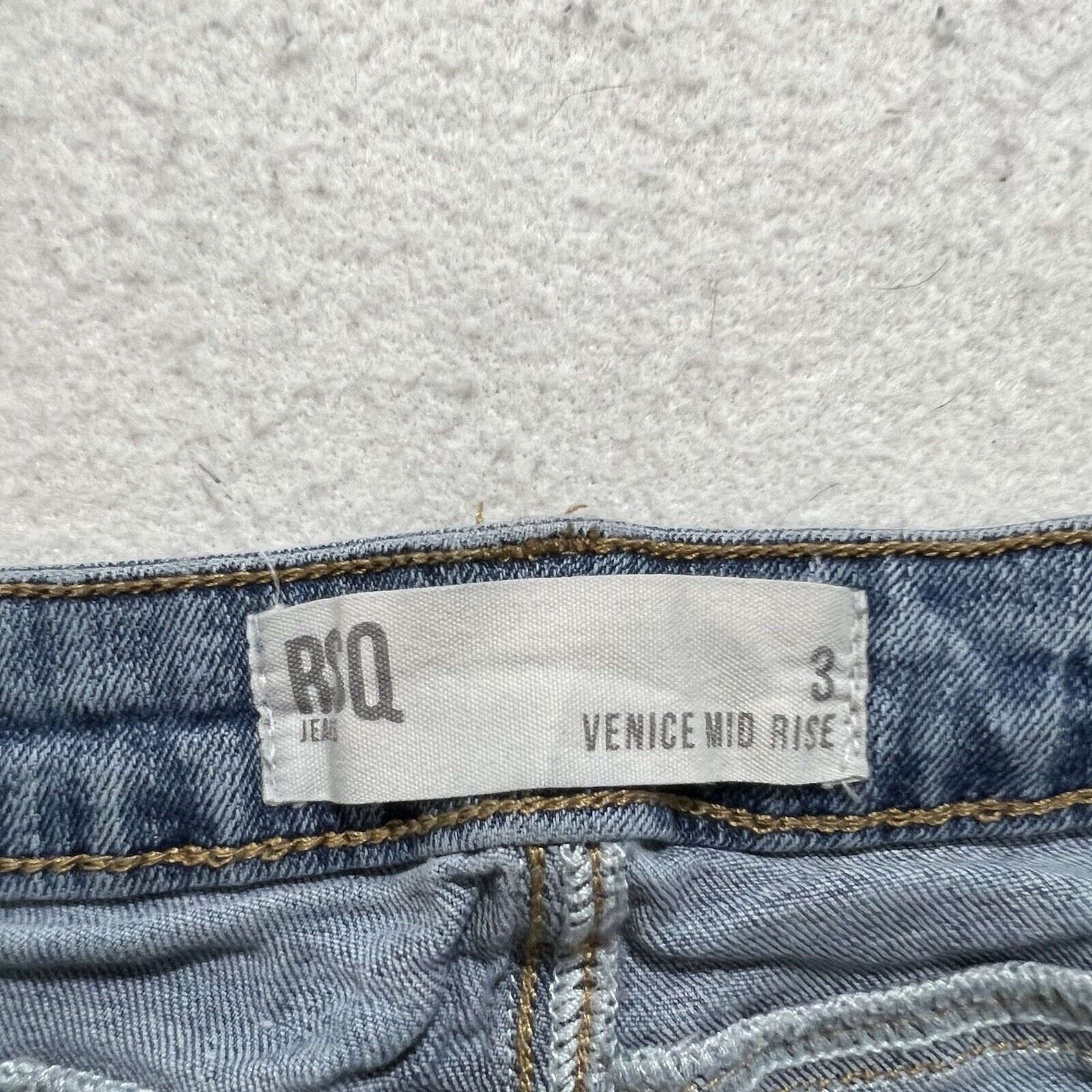 Rsq RSQ Jeans Mid Rise Denim Shorts 2" Inseam Ripped Distressed Size 25" / US 0 / IT 36 - 4 Thumbnail
