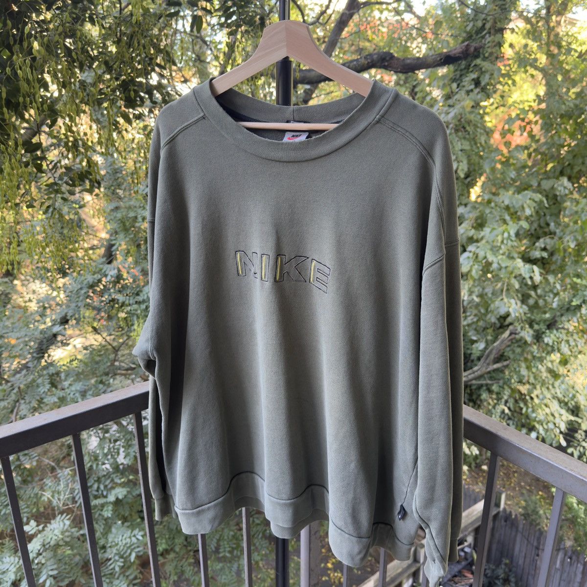 Nike Thrashed Faded 90s Nike Green Logo Sweatshirt ERD Grunge Size US XL / EU 56 / 4 - 1 Thumbnail