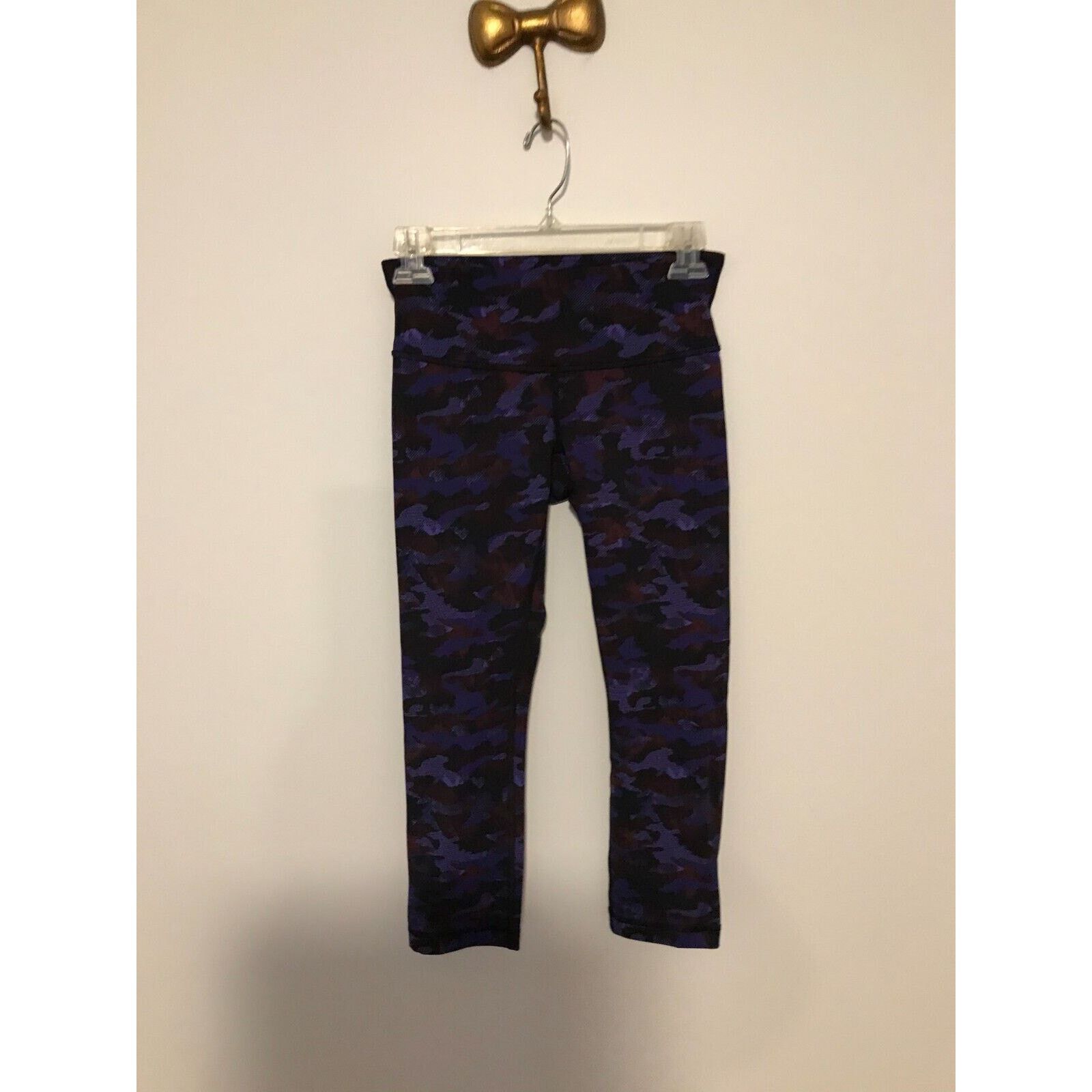Lululemon Lululemon Women's Wunder Under Crop III Hounds Camo Size 27" / US 4 / IT 40 - 1 Thumbnail