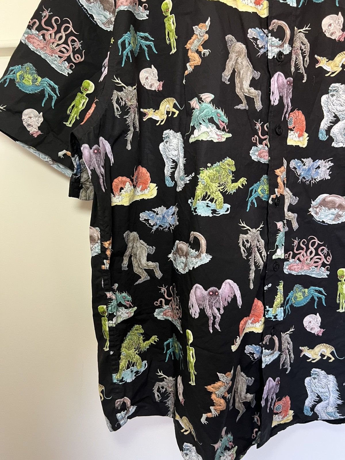 Vintage Vintage Pretty Snake freak of nature print button up t-shirt Size US XL / EU 56 / 4 - 7 Thumbnail