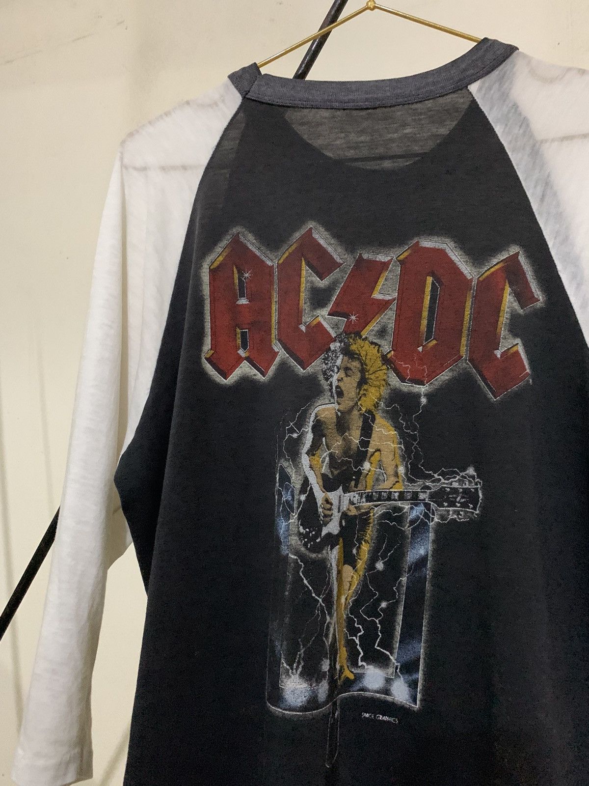 AC/DC 🖤BLACKFRIDAY🖤VINTAGE 80s AC/DC flick of the switch Size US S / EU 44-46 / 1 - 4 Thumbnail